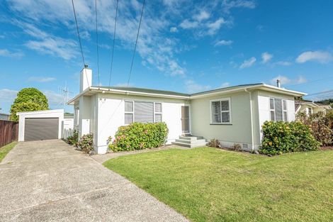 Photo of property in 203 Cornfoot Street, Castlecliff, Whanganui, 4501
