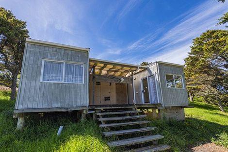 Photo of property in 217 Heatley Road, Whakapirau, 0583