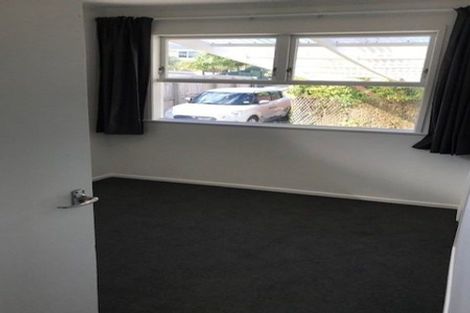 Photo of property in 10 Barnfield Place, Glendene, Auckland, 0602