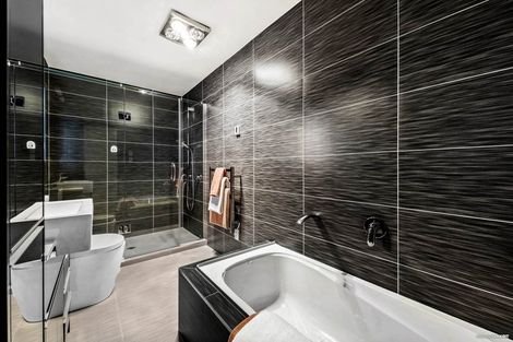 Photo of property in 9 Gwendoline Avenue, Te Atatu Peninsula, Auckland, 0610