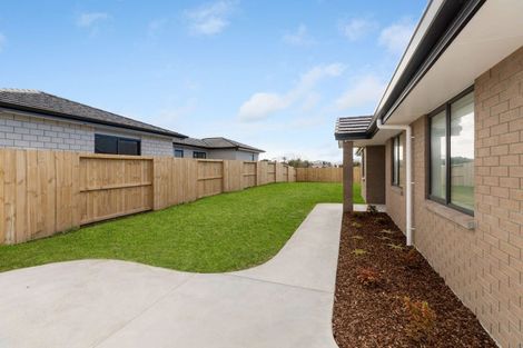 Photo of property in 45 Kaurinui Crescent, One Tree Point, 0118