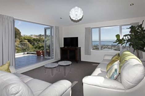 Photo of property in 17 Mandalay Lane, Redcliffs, Christchurch, 8081