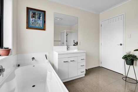 Photo of property in 18b Estate Grove, Inglewood, 4330