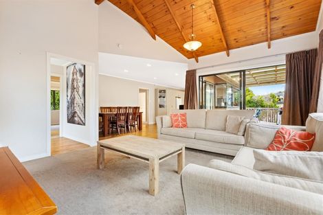 Photo of property in 11 Darcy Place, Massey, Auckland, 0614