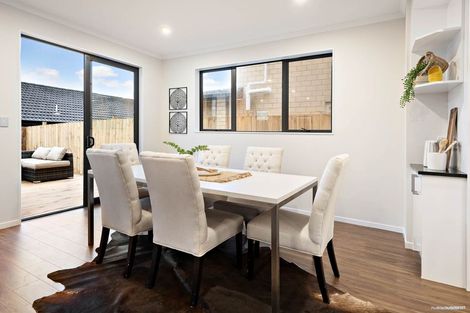 Photo of property in 24 Cooladawson Drive, Flat Bush, Auckland, 2019