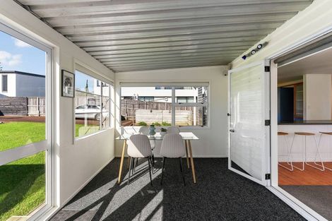 Photo of property in 141 Pah Road, Cockle Bay, Auckland, 2014