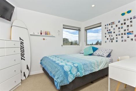 Photo of property in 100 Kowhai Road, Campbells Bay, Auckland, 0630