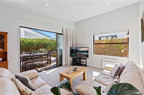 Photo of property in 70 Coast Boulevard, Papamoa Beach, Papamoa, 3118