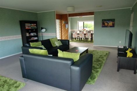 Photo of property in 7 Larsen Place, Merrilands, New Plymouth, 4312