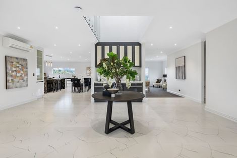 Photo of property in 26 Michael Bosher Way, Flat Bush, Auckland, 2019