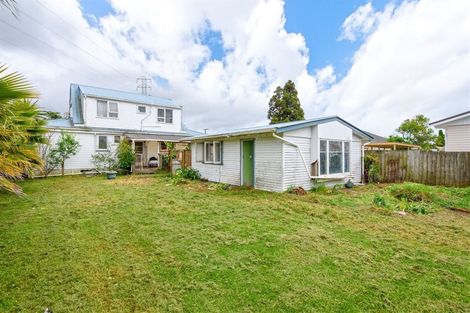 Photo of property in 31 Cobham Crescent, Kelston, Auckland, 0602