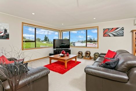 Photo of property in 72 Matipo Road, Mairangi Bay, Auckland, 0630