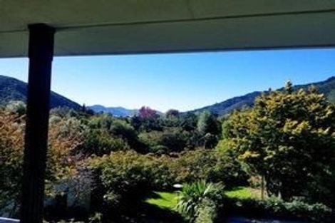 Photo of property in 7 Ranui Street, Waikawa, Picton, 7220