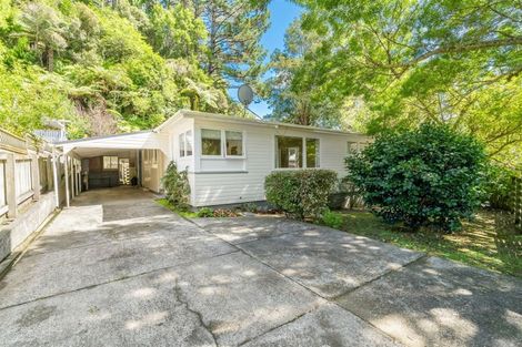 Photo of property in 96 Pinehaven Road, Pinehaven, Upper Hutt, 5019