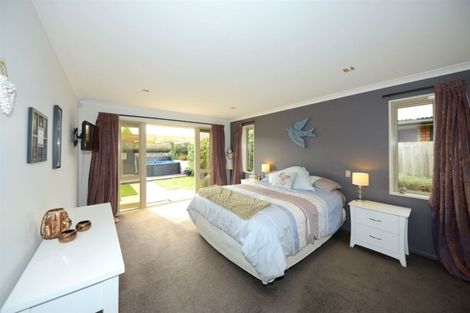 Photo of property in 76 Puhara Avenue, Parklands, Christchurch, 8083