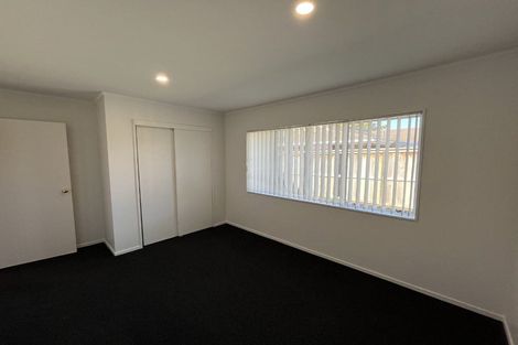 Photo of property in 2 Framalda Place, Conifer Grove, Takanini, 2112