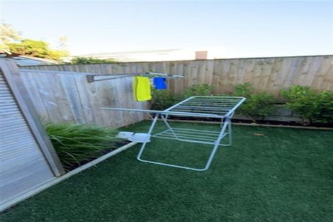 Photo of property in 9/24 Yeovil Road, Te Atatu Peninsula, Auckland, 0610