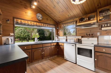 Photo of property in 137 Kayelene Place, Omokoroa, 3114