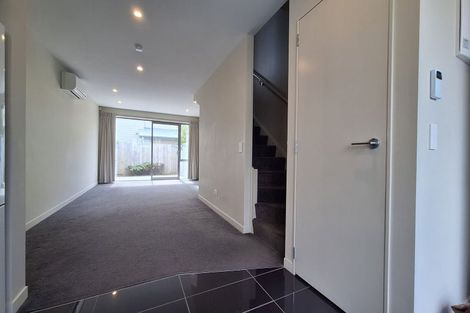 Photo of property in 9/2 Stone Street, Miramar, Wellington, 6022