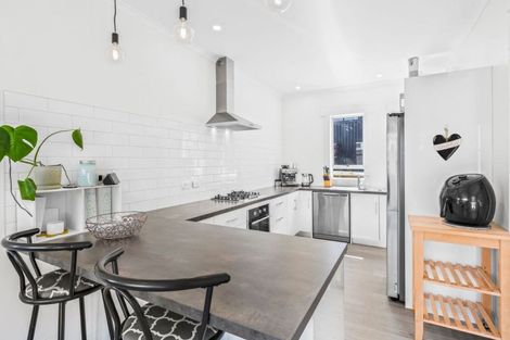 Photo of property in 6d Burns Street, Westown, New Plymouth, 4310