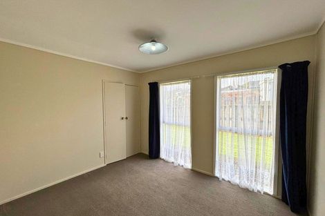 Photo of property in 52 Kurnell Drive, Botany Downs, Auckland, 2010