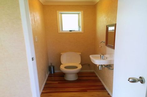 Photo of property in 149 Beach Haven Road, Beach Haven, Auckland, 0626