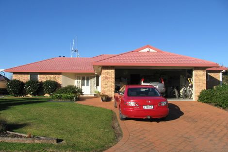 Photo of property in 19 Halcione Close, Flagstaff, Hamilton, 3210