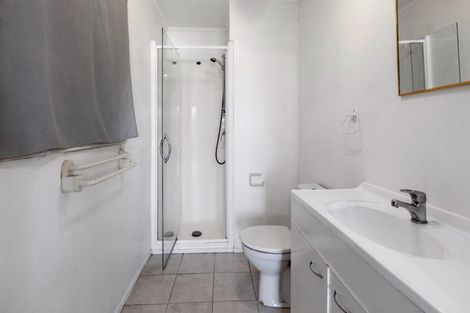 Photo of property in 35 Bayview Road, Browns Bay, Auckland, 0630