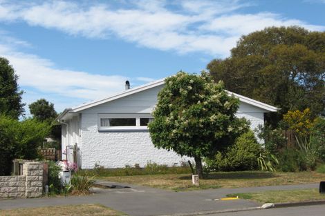 Photo of property in 11 Curzon Place, Parklands, Christchurch, 8083