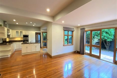 Photo of property in 4 Thorrington Road, Cashmere, Christchurch, 8022