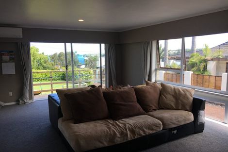 Photo of property in 1/20 Churchill Road, Murrays Bay, Auckland, 0630