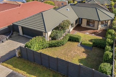 Photo of property in 35 Black Teal Close, Unsworth Heights, Auckland, 0632