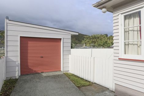 Photo of property in 92 Naenae Road, Naenae, Lower Hutt, 5011
