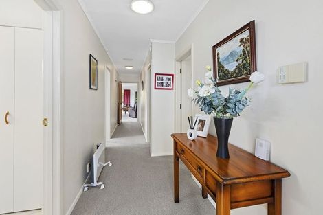 Photo of property in 9 Hampton Hill Road, Tawa, Wellington, 5028