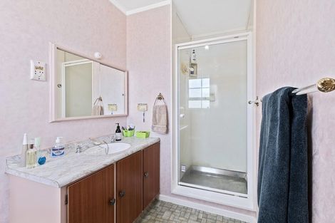 Photo of property in 6 Balliol Drive, Tawa, Wellington, 5028