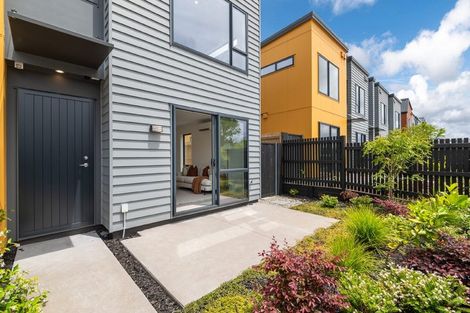 Photo of property in 33 Isabella Lane, Henderson, 0610