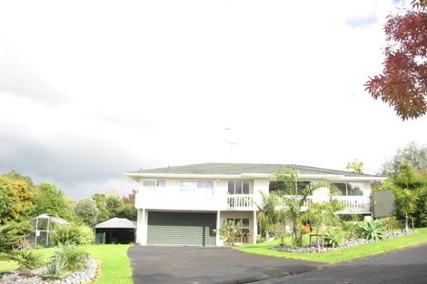 Photo of property in 1 Gibson Place, Mellons Bay, Auckland, 2014