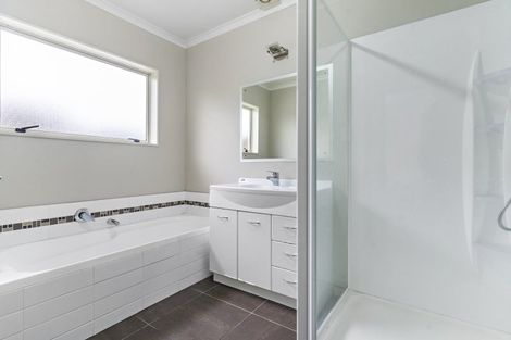 Photo of property in 56 Charles Street, Carterton, 5713