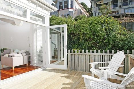 Photo of property in 11 Mortimer Terrace, Aro Valley, Wellington, 6021