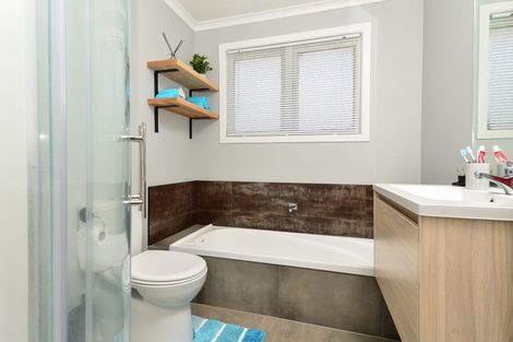 Photo of property in 9 Kingsway Crescent, Forest Lake, Hamilton, 3200