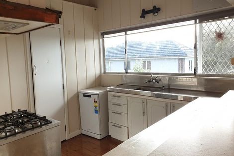 Photo of property in 85a Colwill Road, Massey, Auckland, 0614
