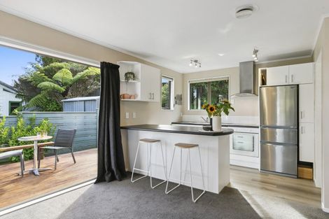 Photo of property in 5 Ladbrooke Drive, Newlands, Wellington, 6037