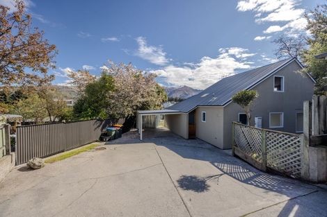 Photo of property in 9a Aeolus Place, Wanaka, 9305