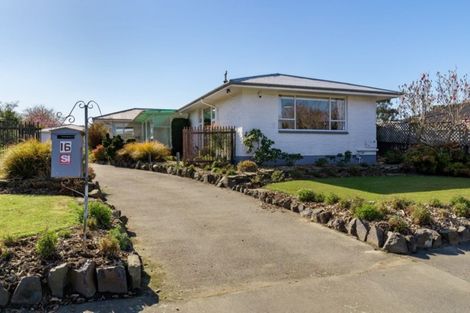 Photo of property in 16 Warren Crescent, Hillmorton, Christchurch, 8025