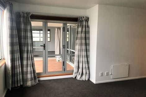 Photo of property in 8a Madeira Lane, Grafton, Auckland, 1023