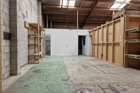 Photo of property in 1/73 Lake Road, Northcote, Auckland, 0627