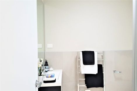 Photo of property in 64 Manutewhau Road, Massey, Auckland, 0614