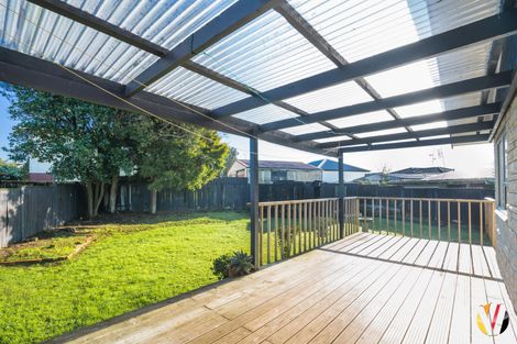 Photo of property in 14 Gambare Place, Wattle Downs, Auckland, 2103