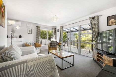 Photo of property in 1/6 Phillipa Place, Browns Bay, Auckland, 0630