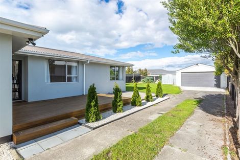 Photo of property in 15 Royal Park Drive, Parklands, Christchurch, 8083